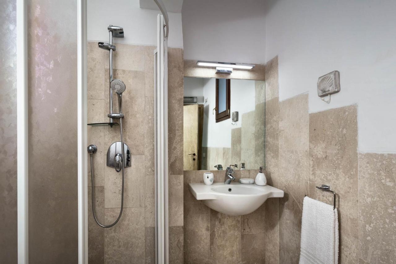 Iconic Luxury Suites Abbiadori Exteriör bild